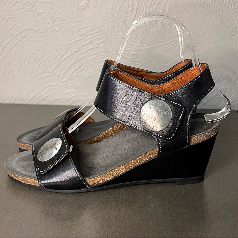 Taos Carousel Black Leather Wedge Sandal Shoe Heel Womens Size 7-7.5 US EUR 38